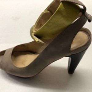 Farylrobin grey suede peep pump